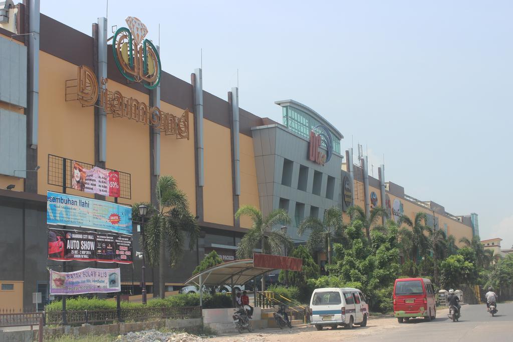 Biz Hotel Batam Нагоя Экстерьер фото