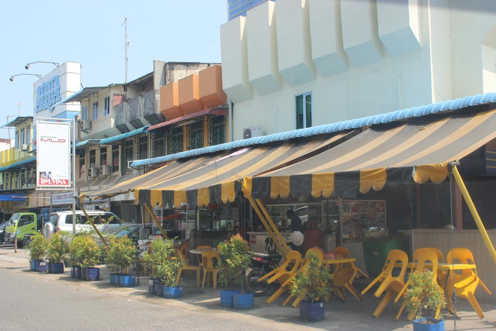 Biz Hotel Batam Нагоя Экстерьер фото