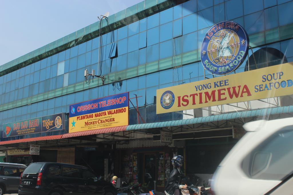 Biz Hotel Batam Нагоя Экстерьер фото