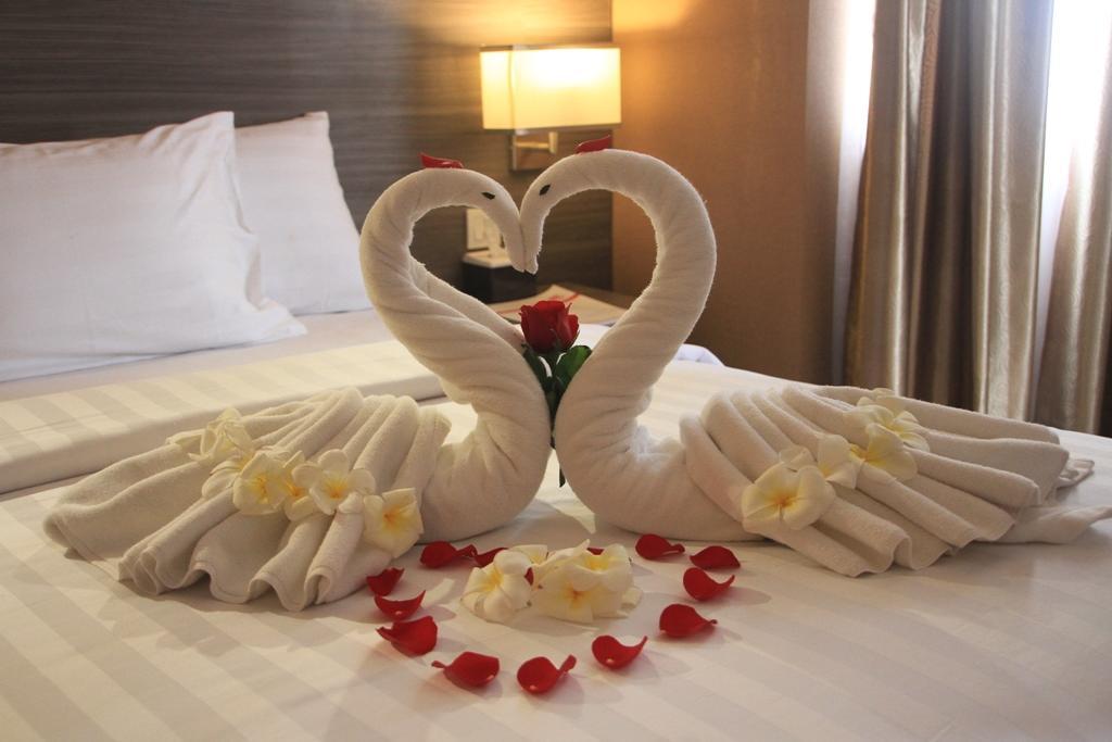 Biz Hotel Batam Нагоя Экстерьер фото