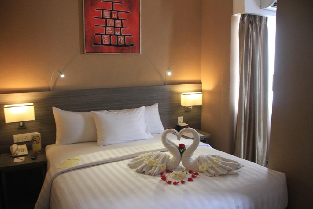 Biz Hotel Batam Нагоя Экстерьер фото