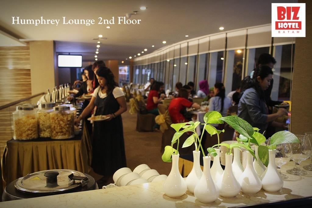 Biz Hotel Batam Нагоя Экстерьер фото