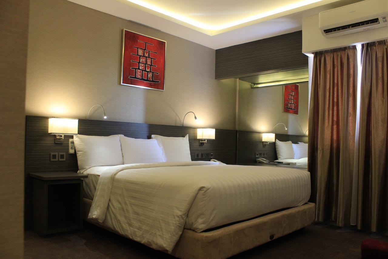 Biz Hotel Batam Нагоя Экстерьер фото