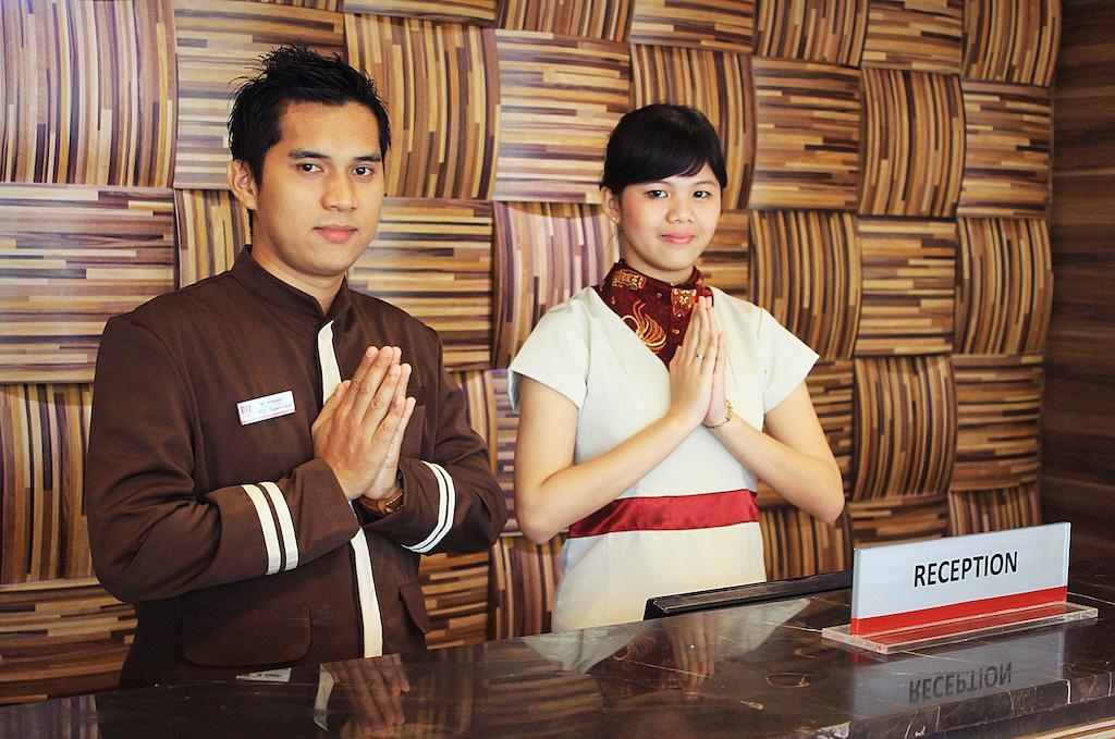 Biz Hotel Batam Нагоя Экстерьер фото